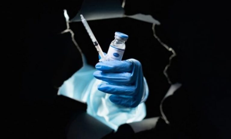 Έγγραφα από τις ΗΠΑ βάζουν «φωτιά» στον κορωνοϊό, στα εμβόλια και σε όλα