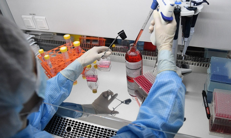 Νέα μετάλλαξη κορωνοϊού – Νέα εμβόλια;