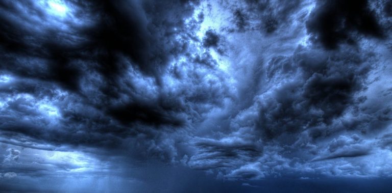 Παρασκευή και 13: Η μέρα που η Γη βυθίστηκε στο σκοτάδι – Τι λέει ο μύθος