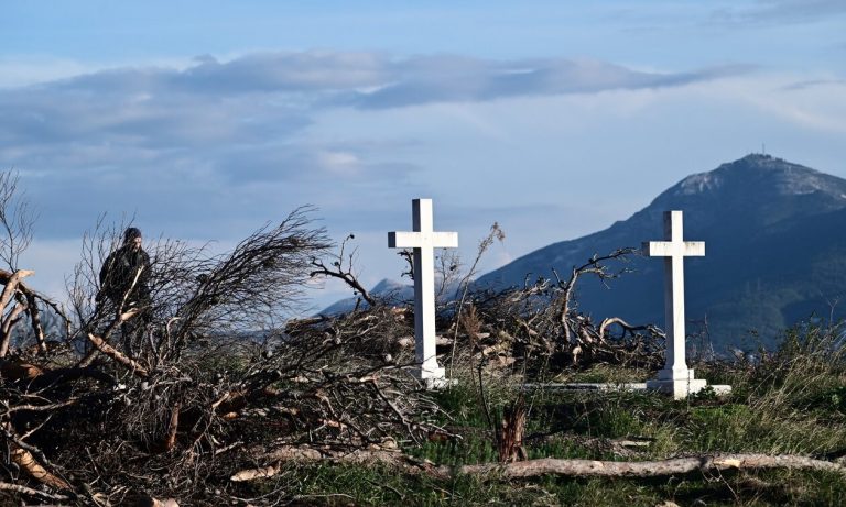 Η ντροπιαστική εικόνα ερήμωσης που επικρατεί στο Τατόι, καθρεφτίζει απόλυτα την εικόνα της σημερινής Ελλάδας