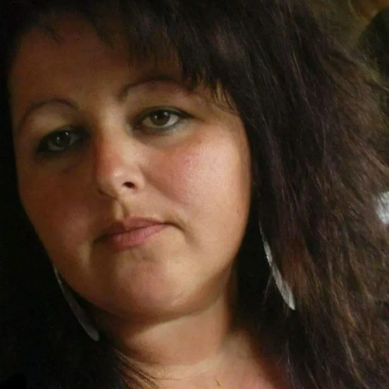 ΠΑΕΙ ΚΑΙ Η 44χρονη Τρικαλινή Μαρία Κουτσοχρήστου μητέρα 4 παιδιών! ΤΗΝ ΠΑΝΔΗΜΙΑ ΞΑΦΝΙΚΩΝ ΘΑΝΑΤΩΝ ΜΕΤΑ ΤΙΣ ΕΝΕΣΕΙΣ ΔΕΝ ΤΙΣ ΒΛΕΠΕΙ ΟΥΤΕ ΕΝΑ ΤΟΜΑΡΙ ΤΗΣ “ΔΙΚΑΙΟΣΥΝΗΣ”; ΠΟΣΟ ΣΑΠΙΟΙ ΕΙΣΤΕ ΒΡΕ ΤΟΜΑΡΙΑ;;;