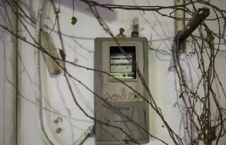 Το Μπαγκλαντές μοιάζει Κατάρ μπροστά στην Ελλάδα! 40 μέρες χωρίς ρεύμα έμεινε πολυκατοικία από την ανικανότητα της ΔΕΔΔΗΕ