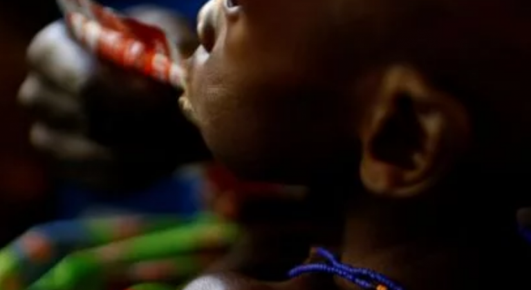 Πεθαίνουν τα παιδιά στο Σουδάν από πείνα – Αυξάνονται οι θάνατοι από την έλλειψη τροφής