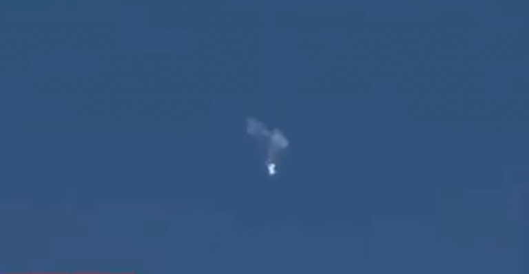 Στα χέρια του αμερικανικού στρατού το κινέζικο κατασκοπευτικό μπαλόνι μετά την κατάρριψή του