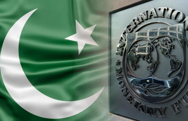 Ένα βήμα πριν την κατάρρευση το Πακιστάν – Καταρρέει το νόμισμα, χωρίς ρεύμα πολλές περιοχές