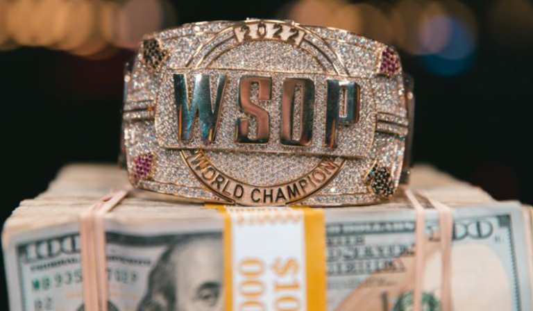 Διάσημος παίκτης του πόκερ: Μακάρι να μην έκανα ποτε το εμβόλιο