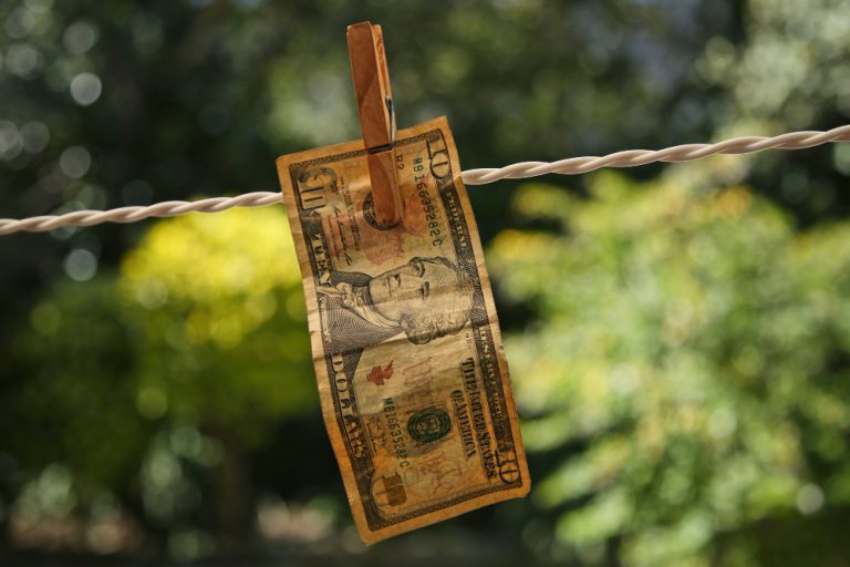 Πείραμα ΧΑΟΥΣ στον Λίβανο! Το πλήθος ΚΑΙΕΙ τράπεζες – Εκεί δεν υπάρχουν επιδόματα