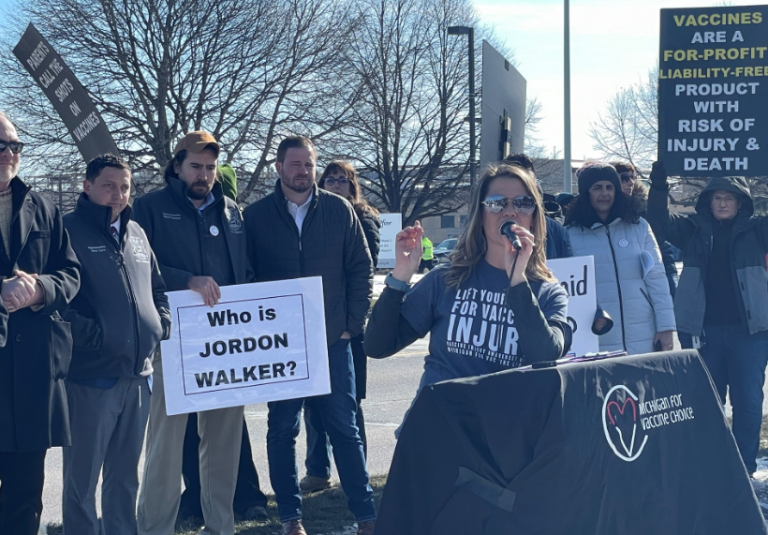 «Στειρότητα, υπογονιμότητα»! ΧΑΜΟΣ έξω από τις εγκαταστάσεις της PFIZER από εκπροσώπους του Μίσιγκαν