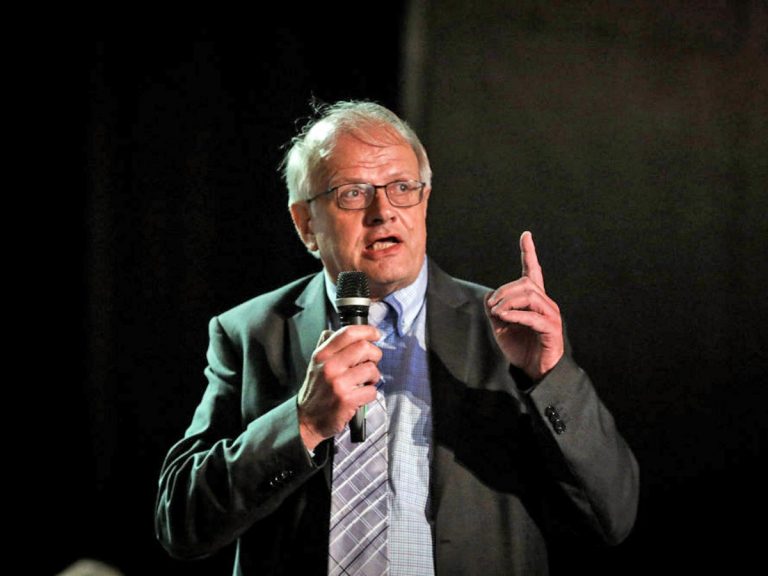 Ά.Τσελέντης: «Θα εμπνεύσει τους Έλληνες η Σακελλαροπούλου;»