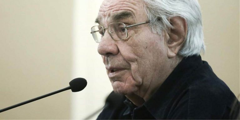 Κασιμάτης (Συνταγματολόγος): Οι πολιτικές ευθύνες αφορούν αυτόν που ασκεί την εξουσία και οι παραλείψεις, αποφάσεις και αβλεψίες του, εν γνώσει ή εν αγνοία του, οδήγησαν στην τραγωδία