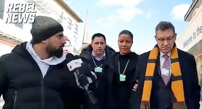 Την έπεσαν στον δρόμο στον δημοσιογράφο που «στρίμωξε» τον Μπουρλά