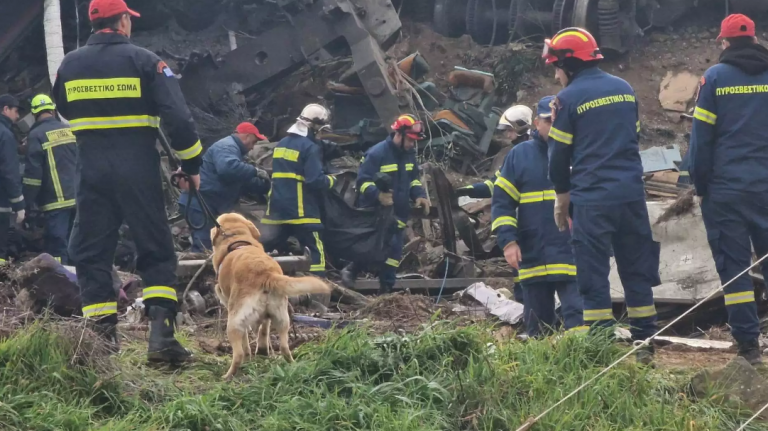 Σύγκρουση τρένων στη Λάρισα: 38 νεκροί και 66 οι τραυματίες, 6 σε ΜΕΘ – Υπάρχουν αγνοούμενοι