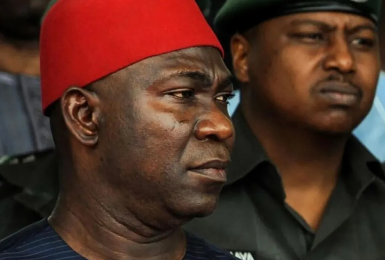 Ένοχος ο Νιγηριανός γερουσιαστής που προσπάθησε να αφαιρέσει το νεφρό νεαρού για να το μεταμοσχεύσει στην κόρη του