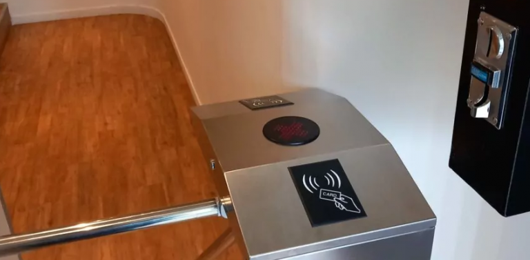 Εκκλησία στην Πάτρα έβαλε τουρνικέ για να πάει κάποιος τουαλέτα: Πρέπει να ρίξεις κέρμα 50 λεπτών