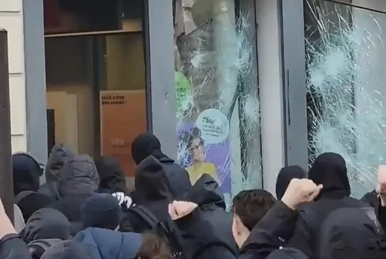 Μπουκάρει μέσα στις τράπεζες ο κόσμος στη Γαλλία! Δεν αντέχει άλλο τη φτώχεια και την εξαθλίωση