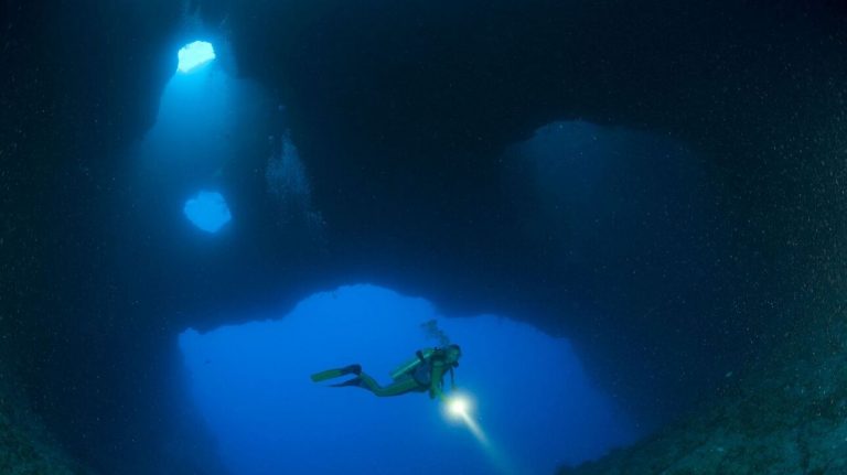 Μεξικό: Ανακαλύφθηκε «μπλε τρύπα» – κλειδί για τη λύση του μυστηρίου σε άλλους πλανήτες
