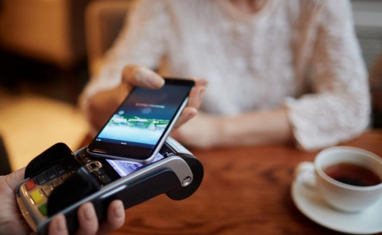 Το WEF πιέζει για το «Τέλος μετρητών» εν μέσω τραπεζικής κρίσης