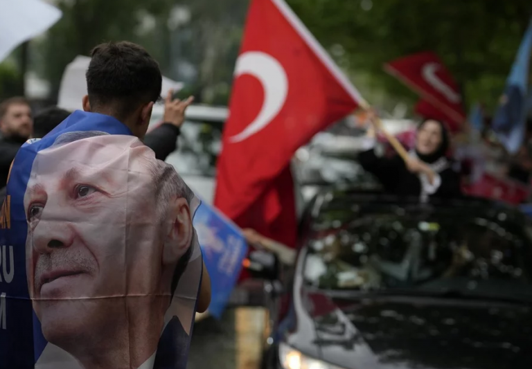 Τουρκικές εκλογές live: Νικητής ο Ερντογάν, εξασφάλισε τρίτη προεδρική θητεία με 52,11% στο 98,52% των ψήφων