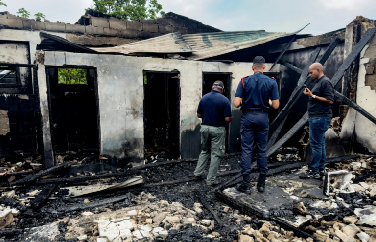Γουιάνα: Έφηβη έβαλε τη φωτιά σε κοιτώνα σχολείου που στοίχισε τη ζωή σε 19 παιδιά