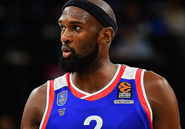 Ώρες αγωνίας στο ευρωπαϊκό μπάσκετ – Στο νοσοκομείο με έντονους πόνους στο στήθος ο Κρις Σίνγκλετον