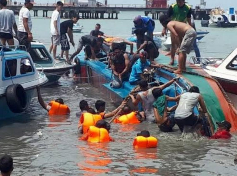 Δεκαπέντε παιδιά νεκρά και 25 αγνοούμενοι σε ναυάγιο στον ποταμό της Νιγηρίας