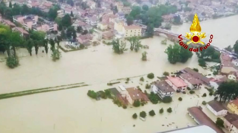 Αυξάνονται οι νεκροί απ’ τις πλημμύρες στην Ιταλία