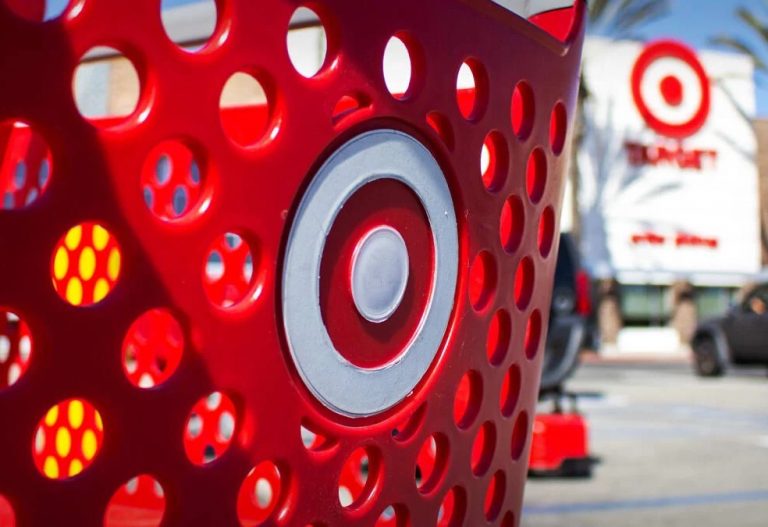 To Target σύναψε συνεργασία με τον σατανιστή σχεδιαστή Abrpallen για την gay pride συλλογή του