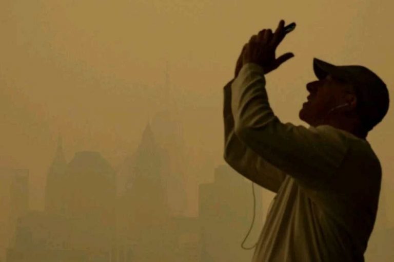 Ο Καναδάς εξακολουθεί να φλέγεται : Το Μόντρεαλ έχει γίνει η πιο μολυσμένη πόλη στον κόσμο