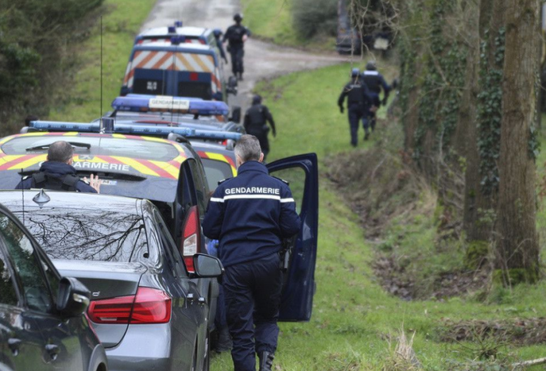 Σοκ στη Γαλλία: 11χρονη νεκρή από πυροβολισμούς στην αυλή του σπιτιού της – Συνελήφθη ένας γείτονας