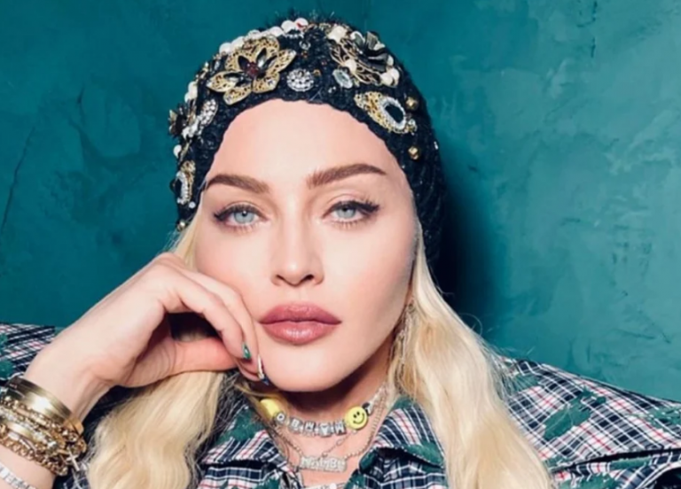 Στο σπίτι της και κλινήρης η Μαντόνα μετά το εξιτήριο: «Κάνει εμετούς ανεξέλεγκτα»