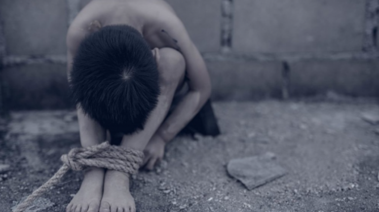 Αδιανόητη θηριωδία! – Πώς παιδιά από Ουκρανία τροφοδοτούν την επικερδέστερη εγκληματική επιχείρηση στον κόσμο, με 32 δισεκ. δολ. κέρδη ετησίως