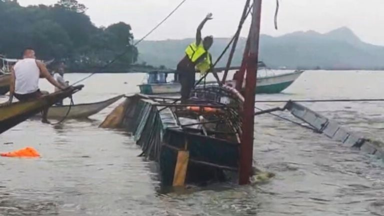 Φιλιππίνες: Τουλάχιστον 25 νεκροί από ανατροπή πλοιαρίου κοντά στη Μανίλα