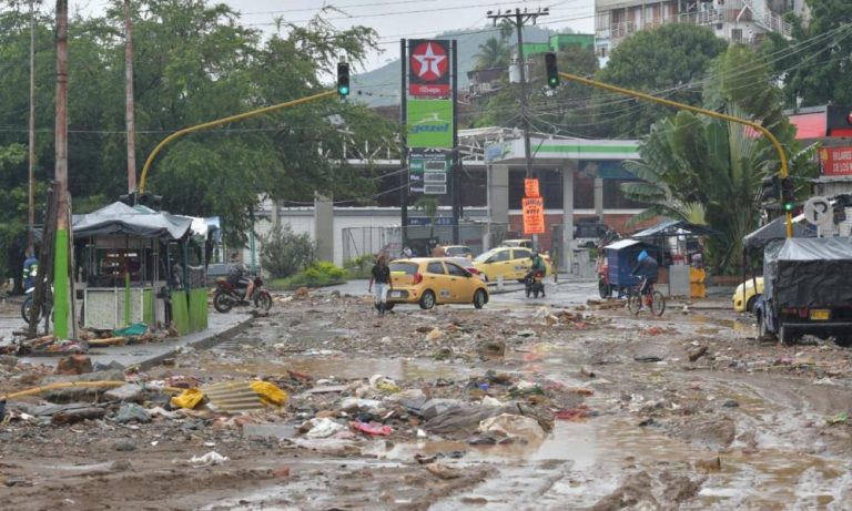 Οκτώ άνθρωποι μεταξύ τους και ένα παιδί σκοτώθηκαν λόγω κατολισθήσεων στην Κολομβία