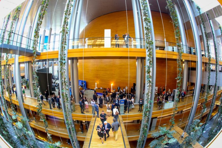 ΒΙΝΤΕΟ «συναγερμός»: Τα πέντε σημεία που φέρνουν παντού υγειονομική χούντα!