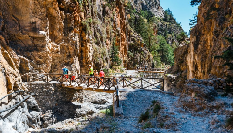 Τραγωδία στο φαράγγι της Σαμαριάς – Περιπατητής άφησε την τελευταία του πνοή
