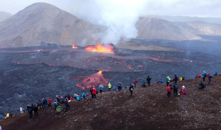 Ισλανδία: Αυξημένη πιθανότητα έκρηξης του ηφαιστείου Φάγκρανταλσφιαλ