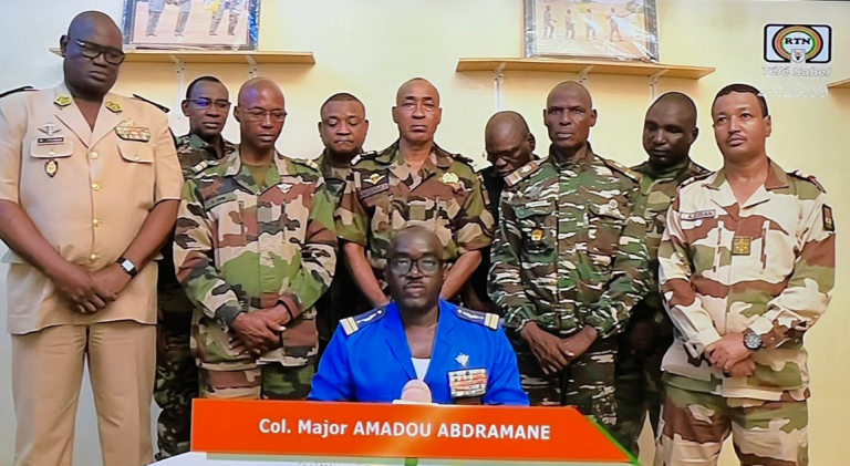 Νίγηρας: Ανετράπη από τον στρατό ο εκλεγμένος πρόεδρος Μοαμέντ Μπαζούμ