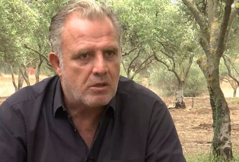 Πασχάλης Τσαρούχας: Η φωτογραφία με το γκαζάκι μέσα στο δάσος και…