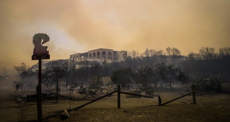 Ρόδος: Μήνυμα 112 στις περιοχές Γεννάδι και Βατί για εκκένωση προς Κιοτάρι