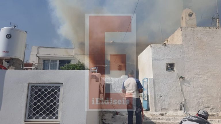 Ανεξέλεγκτη η φωτιά στη Ρόδο: Καίγονται σπίτια στο Ασκληπιείο – Χαοτικές εικόνες