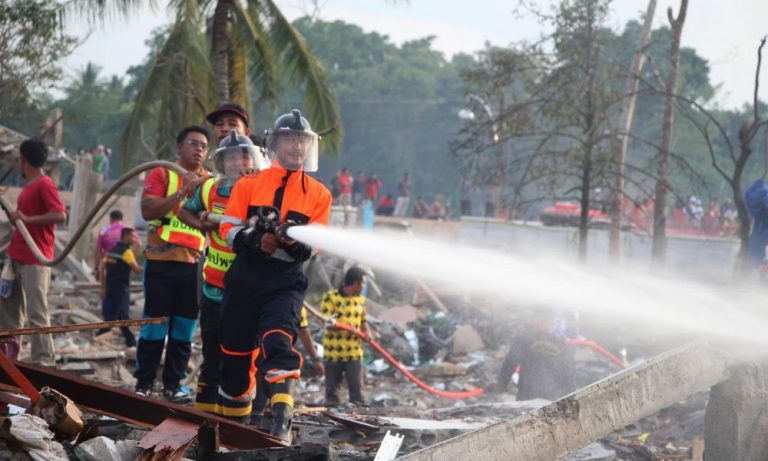 Εννέα νεκροί και πολλοί τραυματίες από έκρηξη σε αποθήκη πυροτεχνημάτων στην Ταύλάνδη