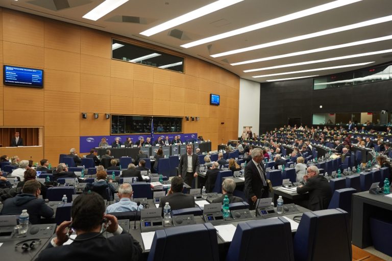 Το φωνάζουν μέσα στις Βρυξέλλες: Έρχεται χούντα