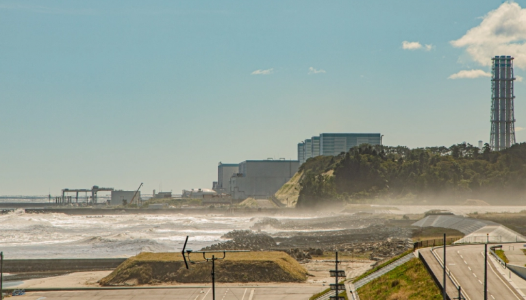 Ιαπωνία: Αντιδράσεις με την απόφαση να ρίξει στον Ειρηνικό νερά που χρησιμοποίησε στο πυρηνικό εργοστάσιο στη Φουκουσίμα