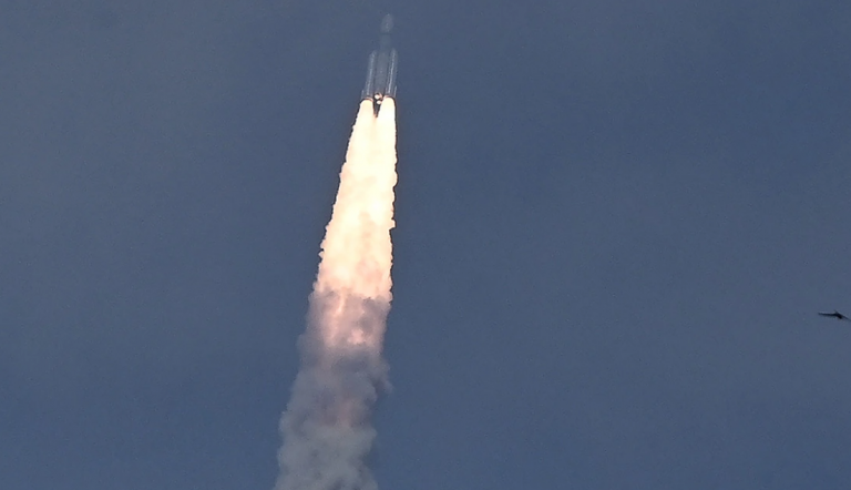 Ινδία: Το διαστημόπλοιο Chandrayaan-3 μπήκε σε τροχιά γύρω από τη Σελήνη