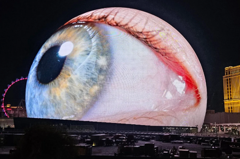 Ένας τεράστιος βολβός ματιού στη «Σφαίρα» του Λας Βέγκας – Τρομάζει ο κόσμος