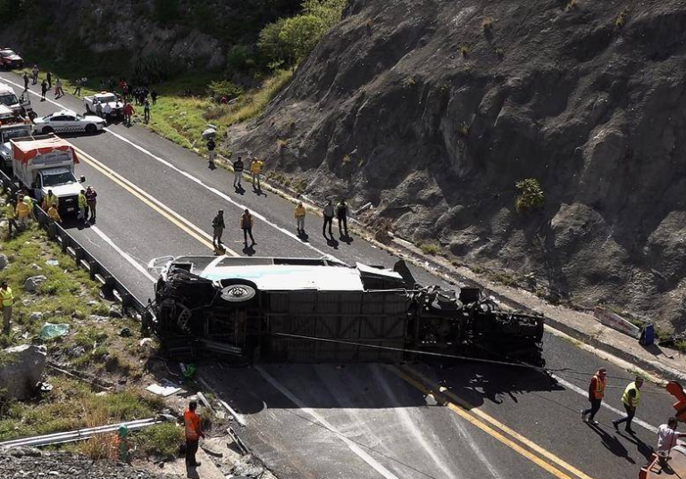 Μεξικό: 15 νεκροί μετανάστες και 36 τραυματίες από σύγκρουση λεωφορείου με φορτηγό