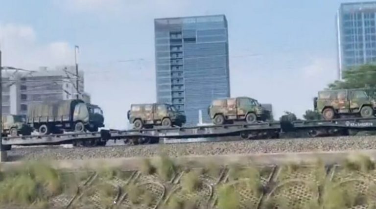 Κάτι μεγάλο συμβαίνει στην Κίνα και κατεβάζουν τον στρατό στους δρόμους!