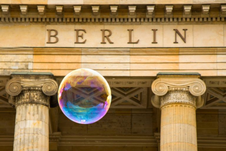 «Κεραυνός» στην γερμανική αυτοκινητοβιομηχανία: Διαλύονται τα πάντα στην Ευρώπη