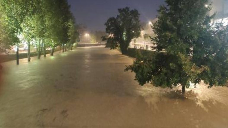 Κακοκαιρία Daniel: Έσπασε το φράγμα στην Κρήνη – Μήνυμα 112 στη Φαρκαδόνα