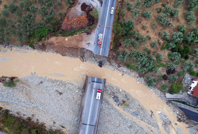 Βόλος: Κατέρρευσε η γέφυρα στα Κάτω Λεχώνια -Διακόπηκε κάθε εναλλακτική διαδρομή προς Νότιο Πήλιο